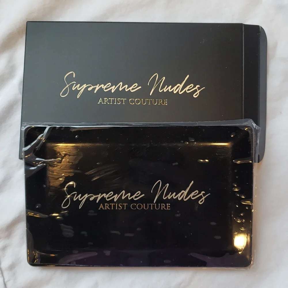 Artist Couture Supreme Nudes 12 pan eyeshadow palette New
